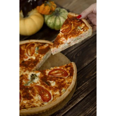 Пиріг з лососем та броколі