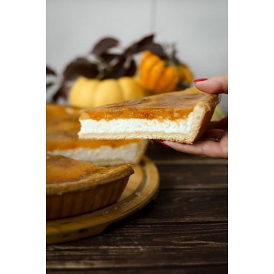 Пиріг з абрикосом та сиром