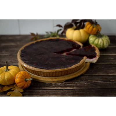 Пиріг з вишнею та сиром