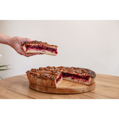 Пиріг з полуницею та заварним кремом